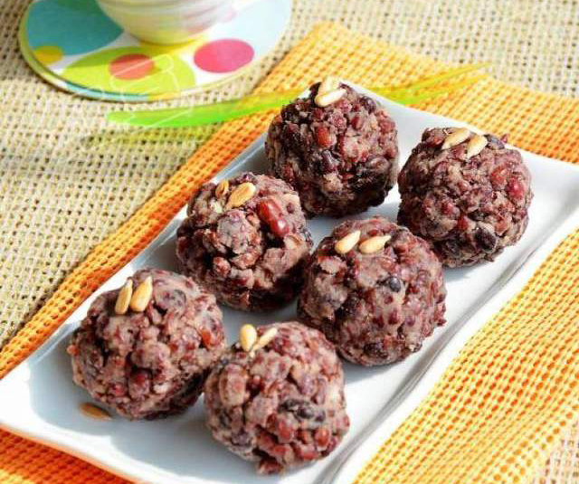 正月十五吃元宵,勁華機(jī)械帶您了解元宵種類做法及和湯圓的區(qū)別(多圖) 正月十五吃元宵,勁華機(jī)械帶您了解元宵種類做法及和湯圓的區(qū)別(多圖)