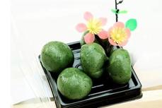 草長鶯飛二月天,拂堤楊柳醉春煙。青團(tuán)美味人人愛,機(jī)器生產(chǎn)高效又衛(wèi)生